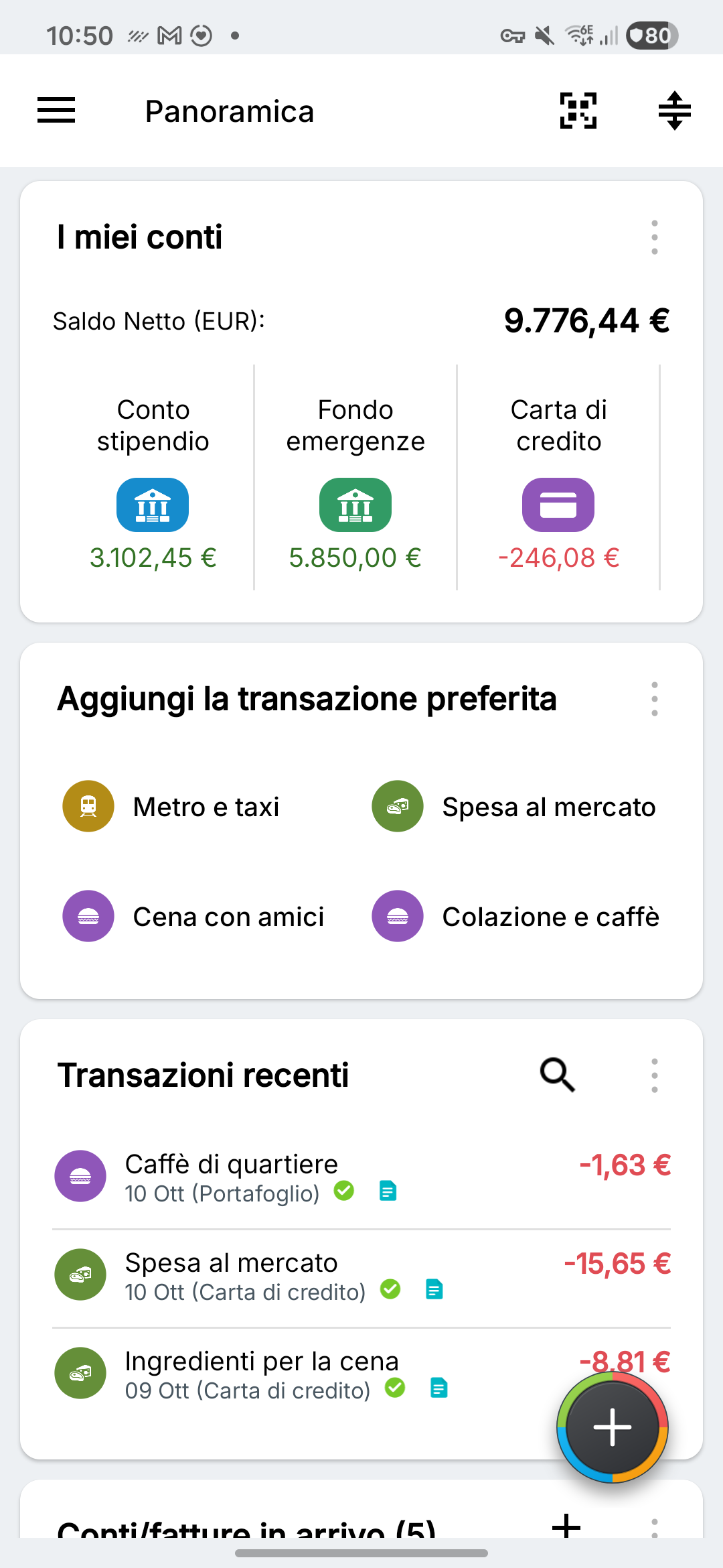 Panoramica con conti correnti, risparmi e carte di credito fittizi